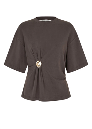 Enora brooch tee Chocolate Torte Second Female